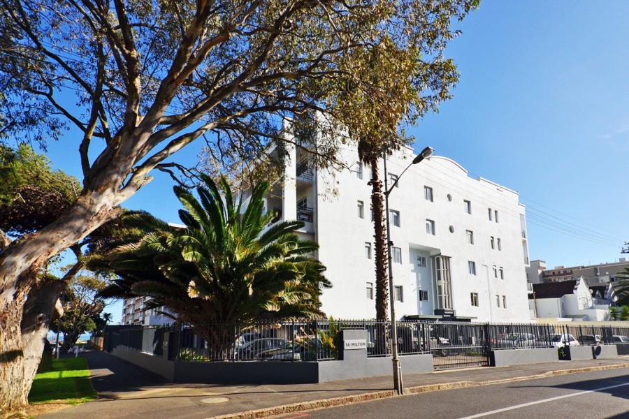 To Let 2 Bedroom Property for Rent in Sea Point Western Cape